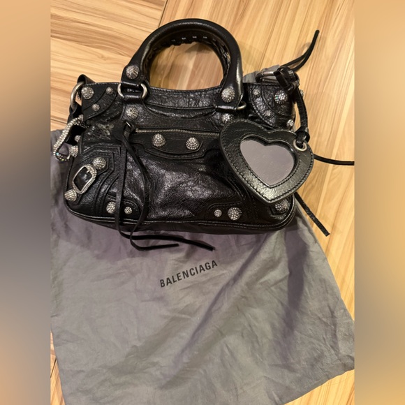 Balenciaga - Picture 1 of 5
